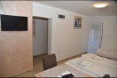 4 trokrevetna apartmana