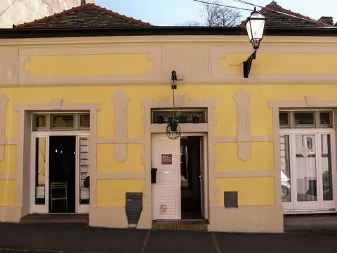 Varad INN Boutique Hostel and Cafe Novi Sad